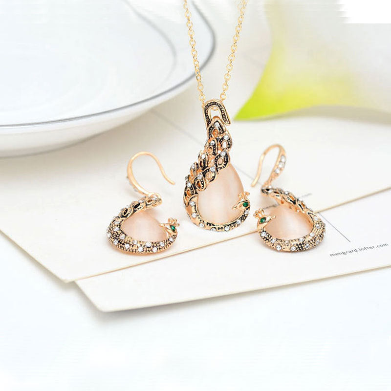 Bridal Jewelry Set – Peacock Gem Necklace & Earring